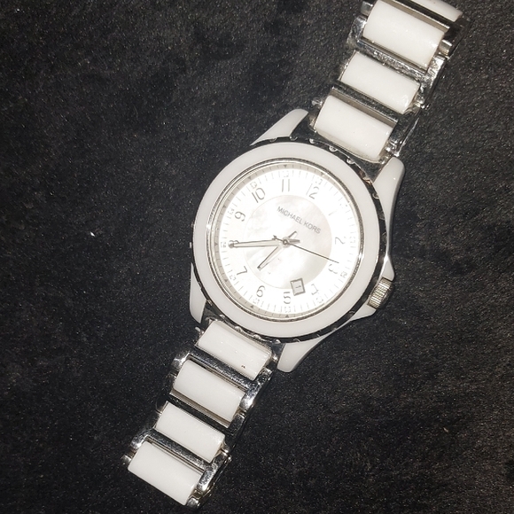 MICHAEL Michael Kors Silver and White Watch - Picture 5 of 6